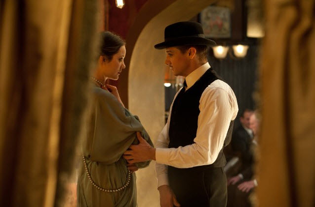 Marion Cotillard and Jeremy Renner in The Immigrant