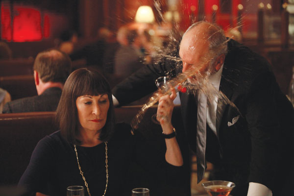 AnjelicaHuston_Smash